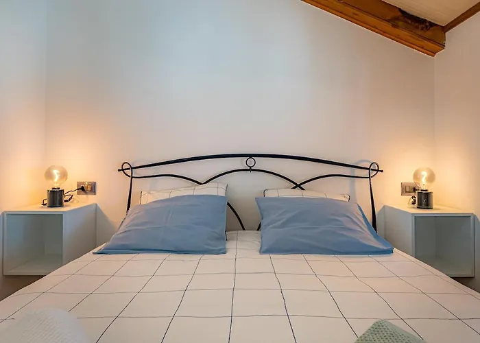 Romantic Hideaway With Private Parking