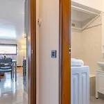 Romantic Hideaway With Private Parking And Aircon Apartment Acquaseria