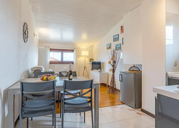 Romantic Hideaway With Private Parking * אקסריה