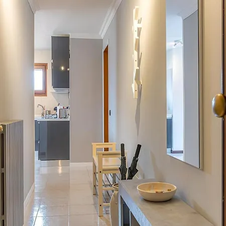 Romantic Hideaway With Private Parking Apartmán *