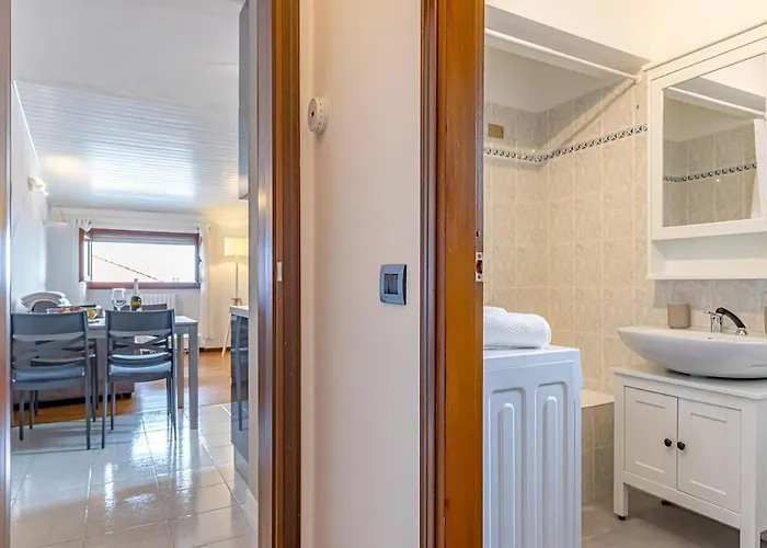 Romantic Hideaway With Private Parking And Aircon Apartamento Acquaseria