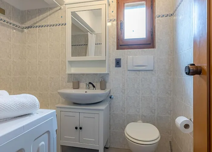 Apartamento Romantic Hideaway With Private Parking And Aircon Acquaseria